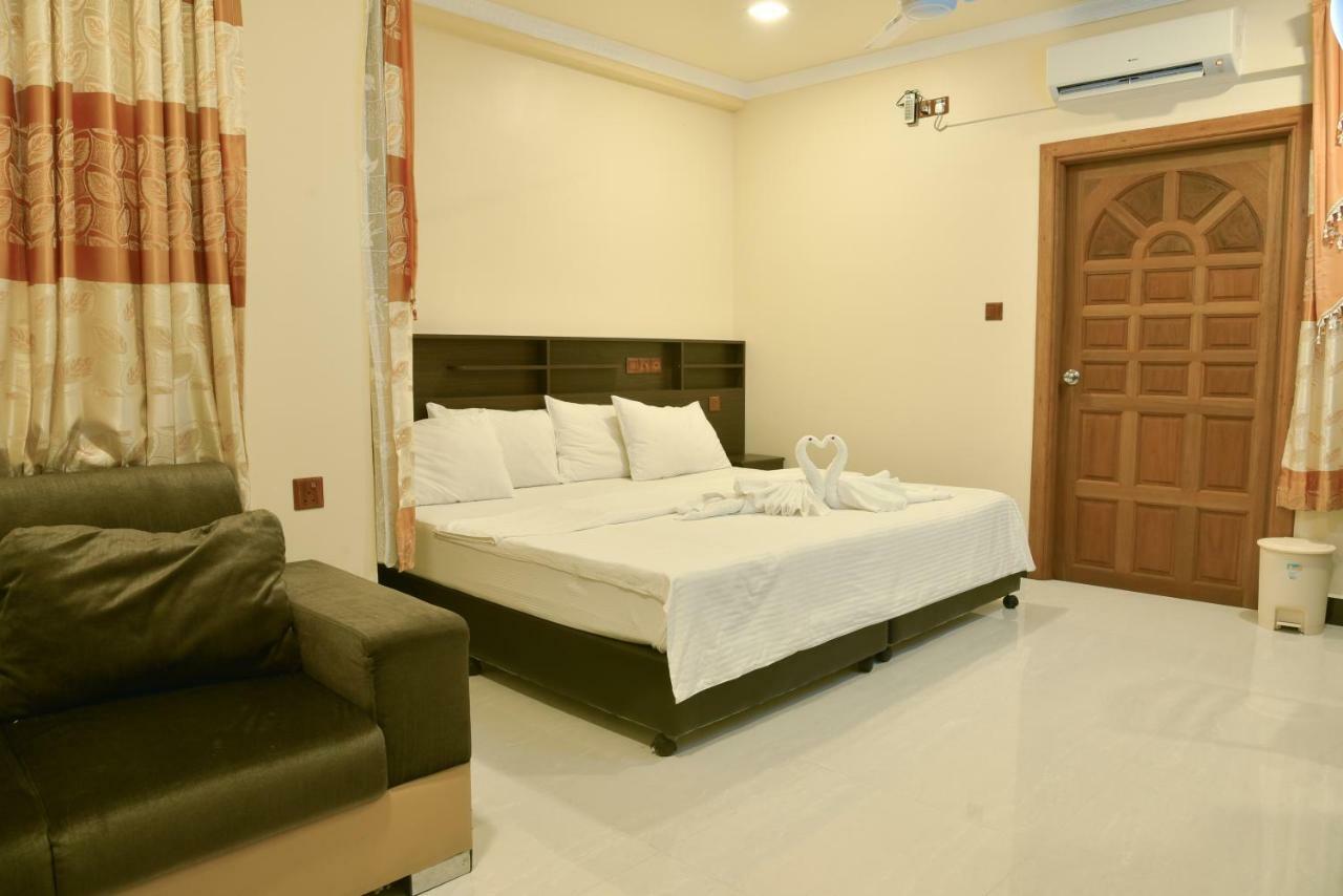 Nalaveshi Inn Huraa Extérieur photo